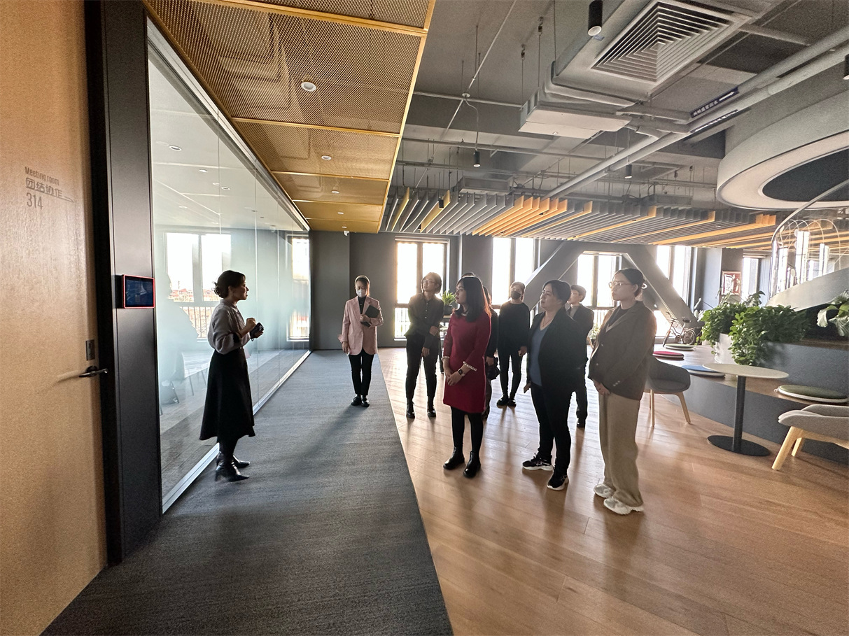 fe7f5b3d-cad8-4f4e-9d32-a384e5a810b7 202.jpg