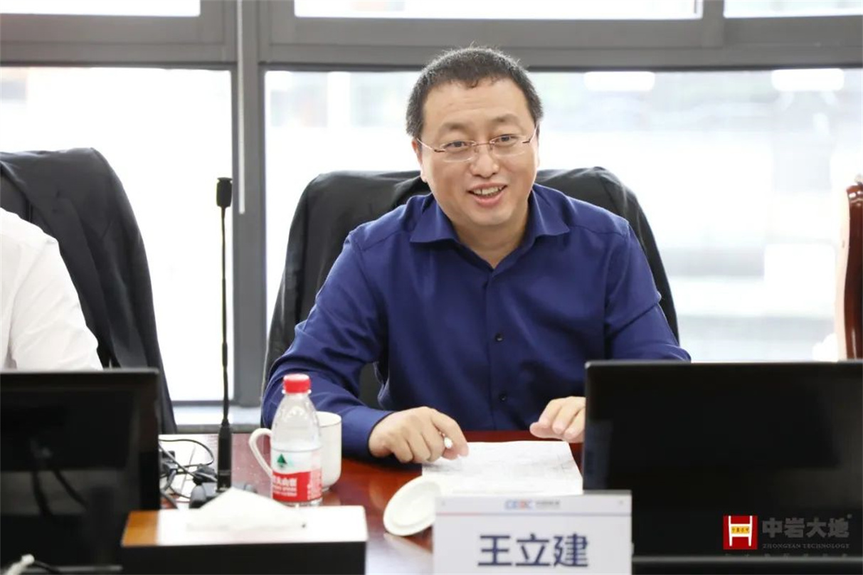 3692cef2-f9c5-4128-8f2a-238b8f8a7b60 2.jpg